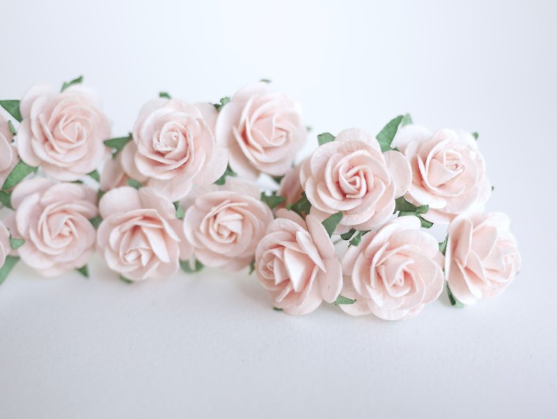 กระดาษ อื่นๆ สึชมพู - ดอกไม้กระดาษ, ดอกกุหลาบตกแต่งของชำร่วย, ขนาด 2.5 cm. จำนวน 50 ดอก สีพีชชมพูอ่อน