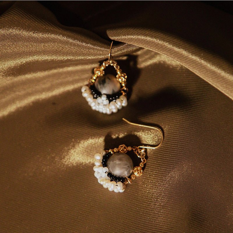 Solar Eclipse Tiara solar eclipse crown earrings - Earrings & Clip-ons - Stone Black