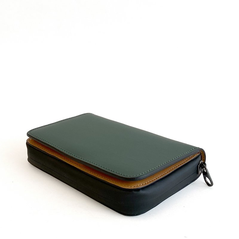 Weekday pouch /Green - กระเป๋าสตางค์ - หนังแท้ สีเขียว