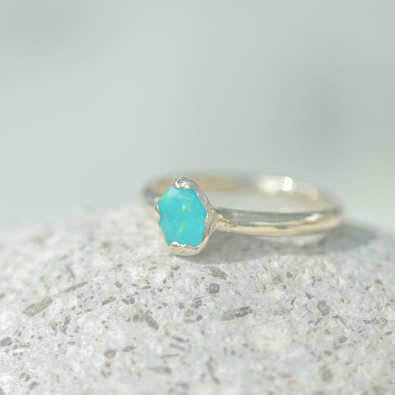 Cutting Blue opal natural silver ring - แหวนทั่วไป - เครื่องเพชรพลอย สีเงิน