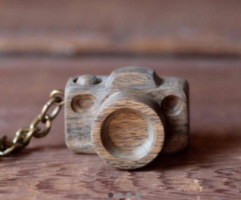Handmade wooden miniature camera / wood key ring - ที่ห้อยกุญแจ - ไม้ สีกากี