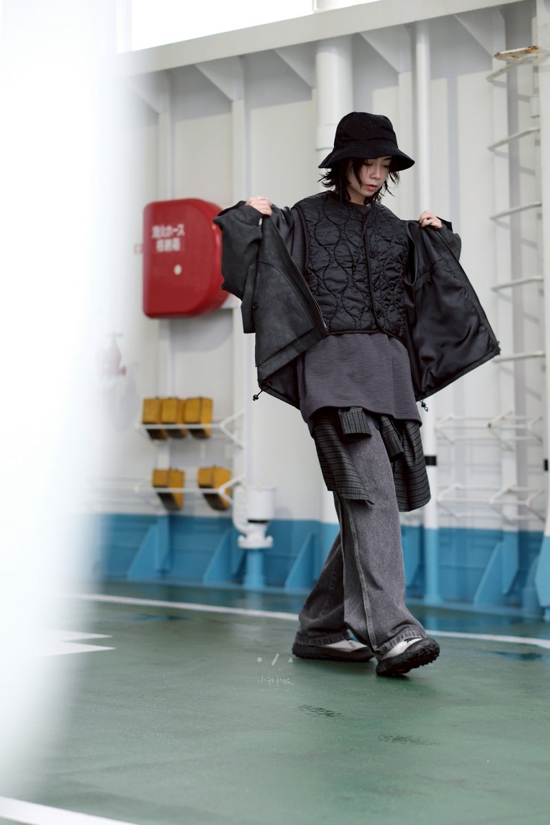 不在的存在短衍縫背心 - 2色 - 黑存在 - 背心/無袖上衣 - 棉．麻 黑色