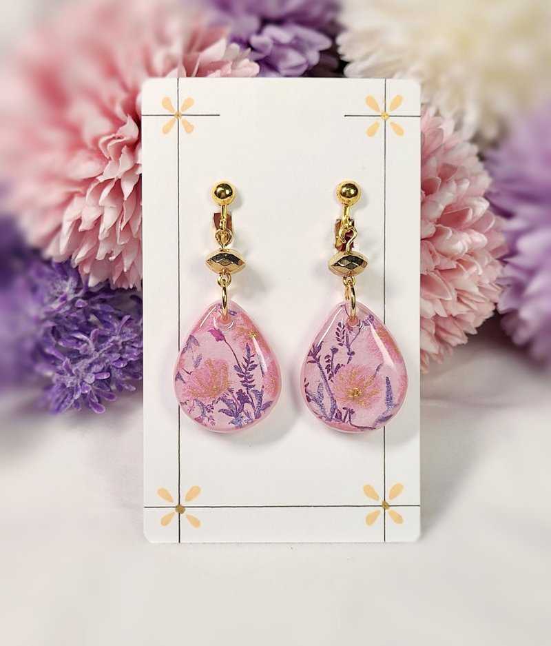 Gold flower pattern resin earrings/ Clip-On - ต่างหู - เรซิน สึชมพู