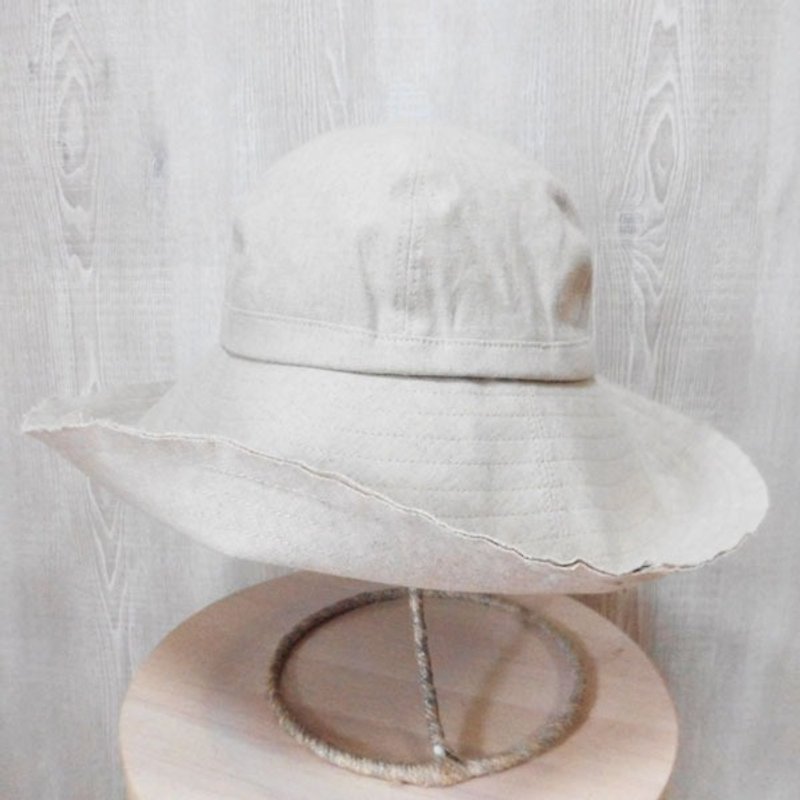 つば広の帽子なのにカジュアル感がうれしいラウンドキャペリーヌ（つば広帽子）(PL1218Beige) - 帽子 - 棉．麻 白色
