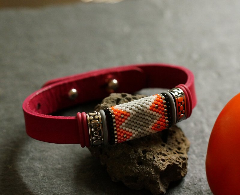 Aiko Beads Leather Bracelet - สร้อยข้อมือ - หนังแท้ 