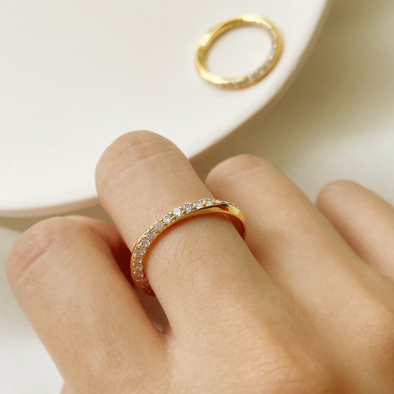 【CReAM】Lola黃銅鍍18K金色彎曲碎鑽戒指亮鑽戒指(金色) - 戒指 - 其他金屬 