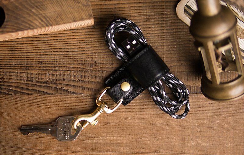 Multifunction Leather Keyring Keychain Stand - Raven Black - Reel, Stand - - Headphones & Earbuds Storage - Genuine Leather Black