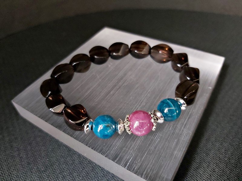 Two forget the smoke - natural smoke crystal + ruby + blue apatite sterling silver bracelet - Bracelets - Gemstone Multicolor