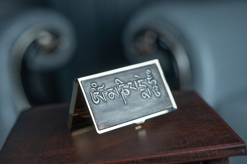 [Customized gift] Hand-made tin-carved metal business card case with six-character mantra in Sanskrit │ business card holder │ Buddhist gifts - Card Stands - Other Metals 
