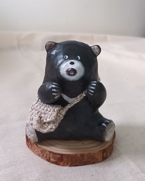 石でできた小さな熊の置物 カナダ - 置物
