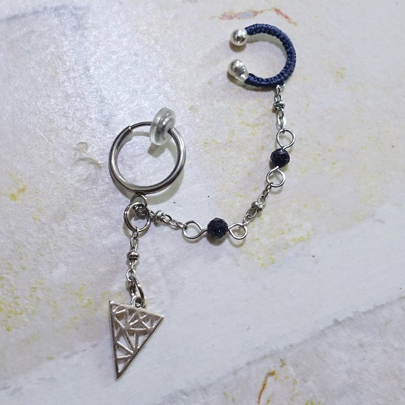 Geometric inverted triangle chain ear cuff hand-woven│waxed Wax silver Stainless Steel ear cuff - ต่างหู - วัสดุกันนำ้ สีน้ำเงิน