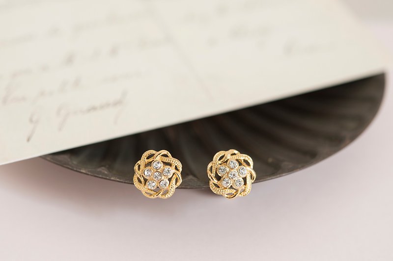 Button Haute Couture Earrings-Prosperous Diamond - ต่างหู - โลหะ สีทอง
