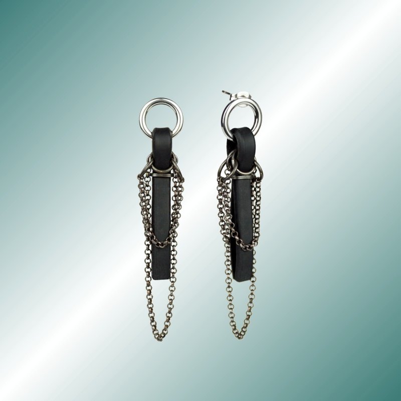 GUNMETAL Gunmetal Series Silicone Chain Heavy Stitching Hoop Earrings - Earrings & Clip-ons - Silicone Black