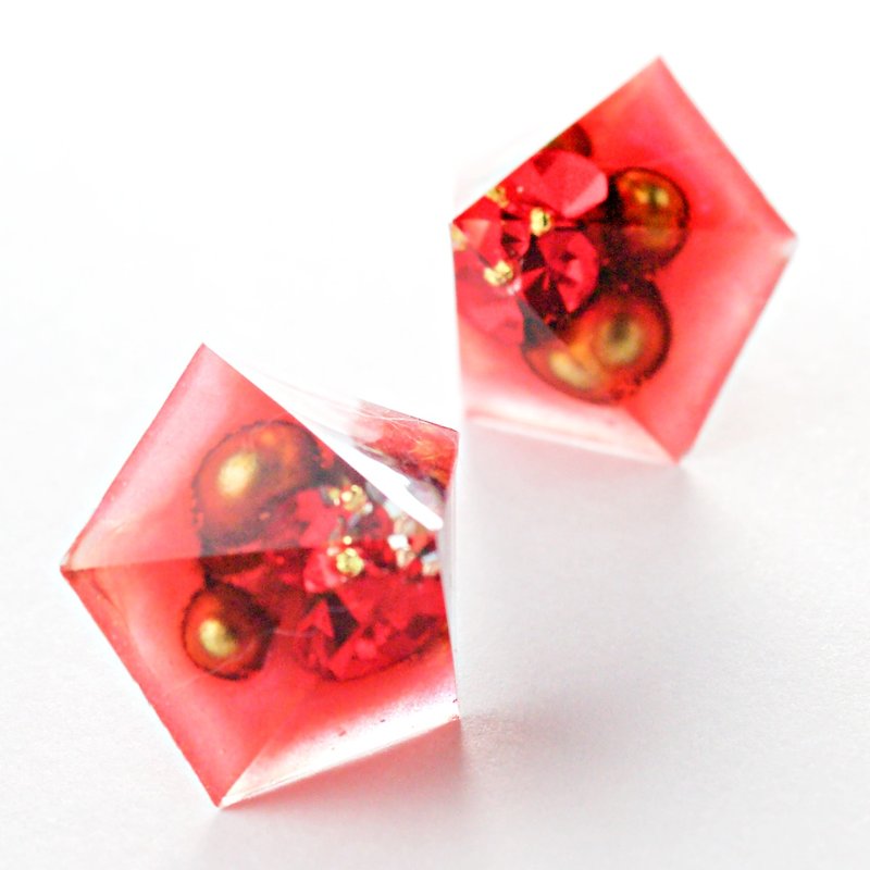 Pentagon Earrings (Jaboray) - ต่างหู - วัสดุอื่นๆ สีแดง