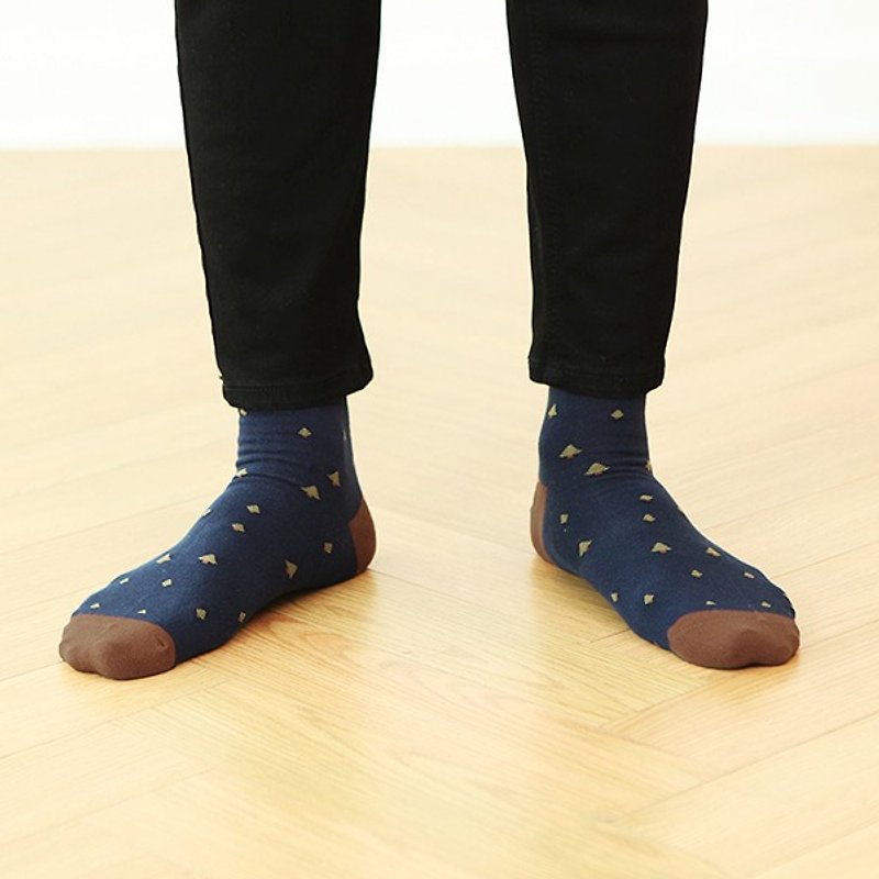 男生的 中筒襪01.深藍色 - 襪子 - 棉．麻 藍色