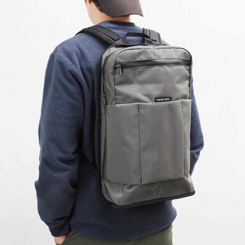 PEAT Commuter Backpack - กระเป๋าเป้สะพายหลัง - วัสดุกันนำ้ 