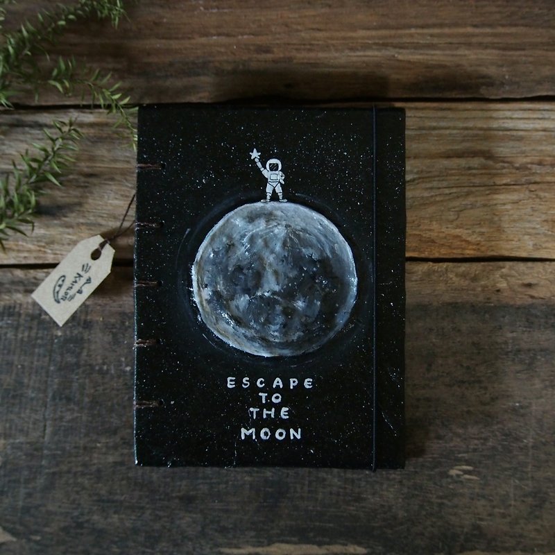 Astronaut on the moon.  notebook handmadenotebook diaryhandmade wood  筆記本 - Notebooks & Journals - Paper Brown