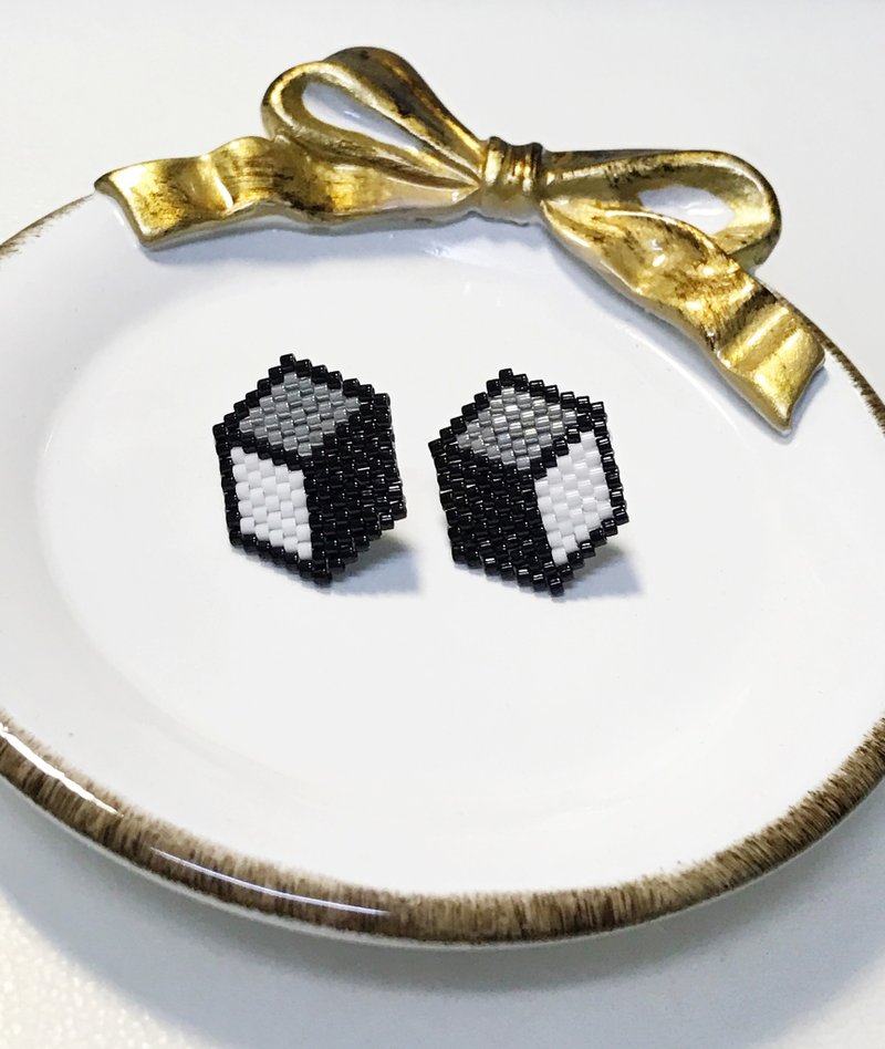 幾何系列 : Little Cube Earrings (E1702JS) - 耳環/耳夾/耳骨夾 - 其他材質 黑色