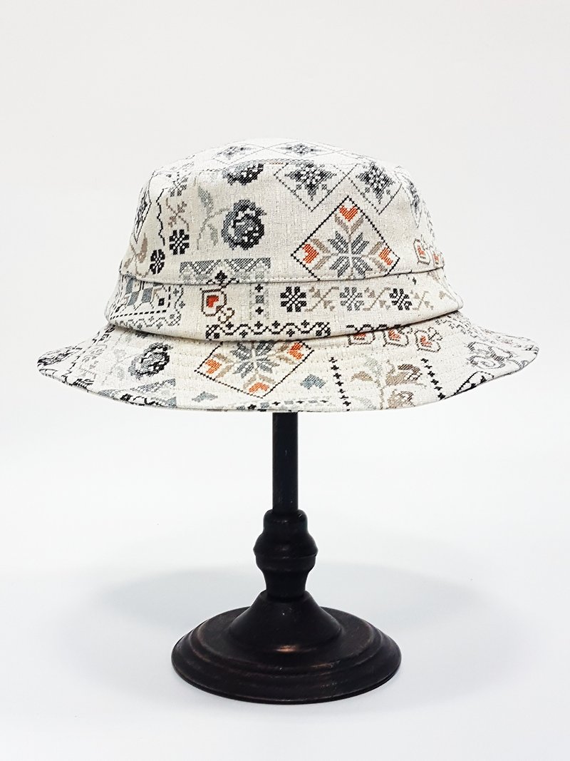 British disc gentleman hat - [Japanese embroidered ethnic style (black and gray)] # Four Seasons Joker # Limited # Japanese cloth - หมวก - ผ้าฝ้าย/ผ้าลินิน สีเทา