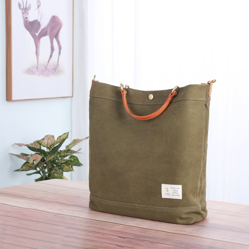 Portable messenger canvas bag + vegetable tanned cowhide / tote bag / handbag / Tote / Khaki - กระเป๋าถือ - หนังแท้ สีกากี