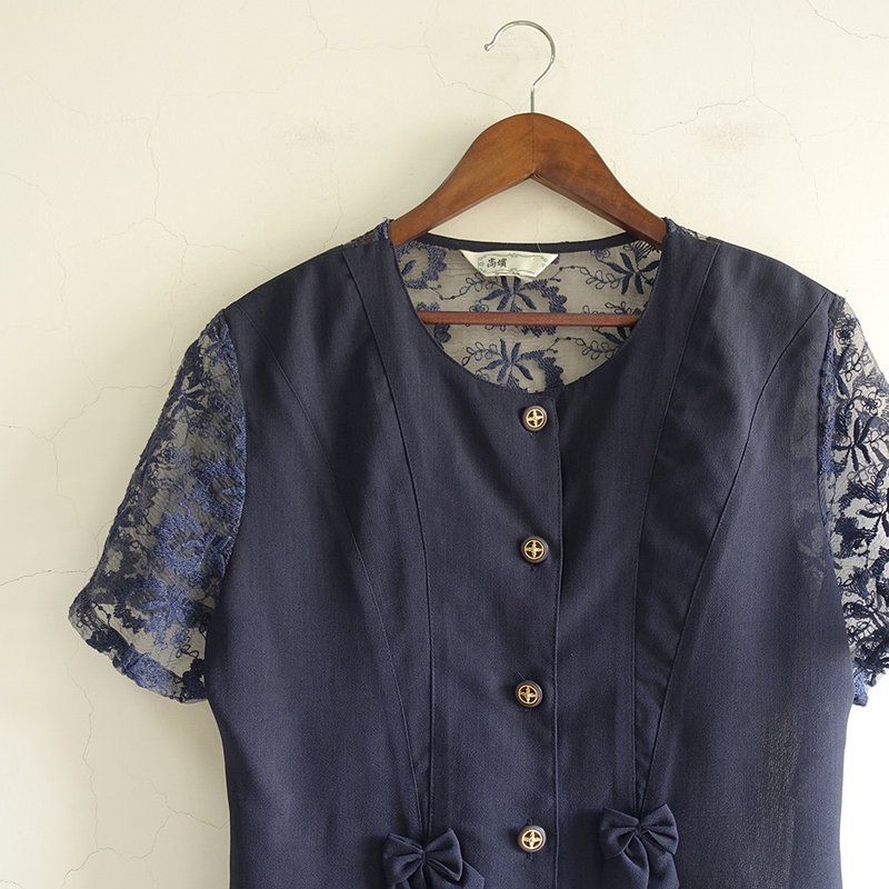 Slowly Vintage/Vintage/Dark Blue Lace/Vintage Top - เสื้อผู้หญิง - เส้นใยสังเคราะห์ หลากหลายสี