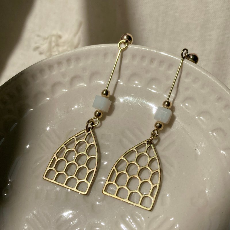 老林雜貨 | 花窗耳環 (針式 / 夾式) - 耳環/耳夾/耳骨夾 - 銅/黃銅 金色