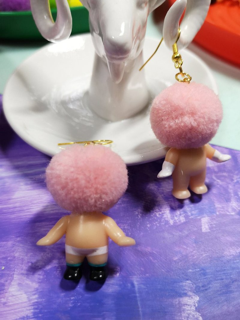 Remade Kewpie Dolls/ doll earrings/Playful decoration/handmade/kawaii/harajuku - ต่างหู - พลาสติก สึชมพู