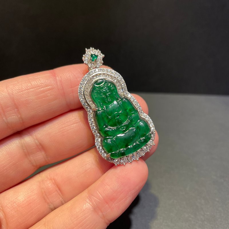 Natural grade A jade. Laokeng green Guanyin with sterling silver setting. Jadeite Guanyin. S925 with certificate - Other - Jade 