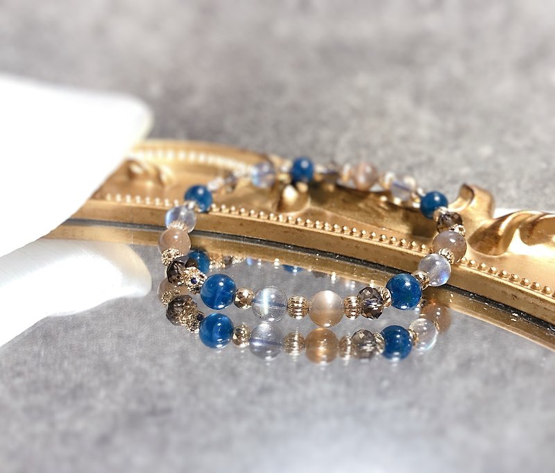 Blue Apatite, Backbone Stone, Labradorite Natural Stone Bracelet - สร้อยข้อมือ - คริสตัล 