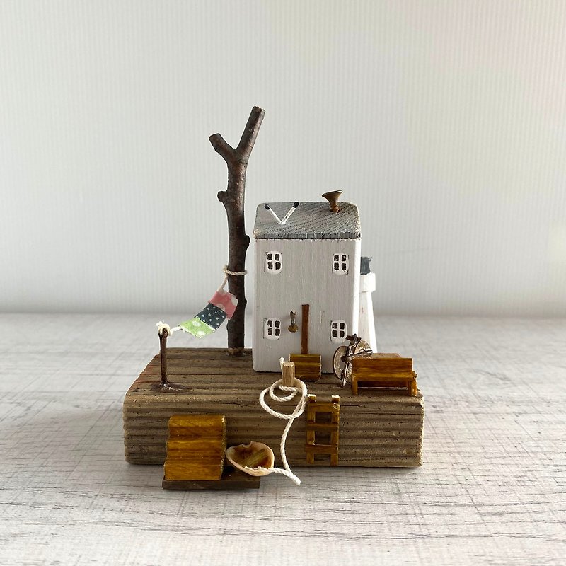 Driftwood Interior-Shiosai and Seagulls-W313-Compact-White Walls-Gray Roof - ของวางตกแต่ง - ไม้ 