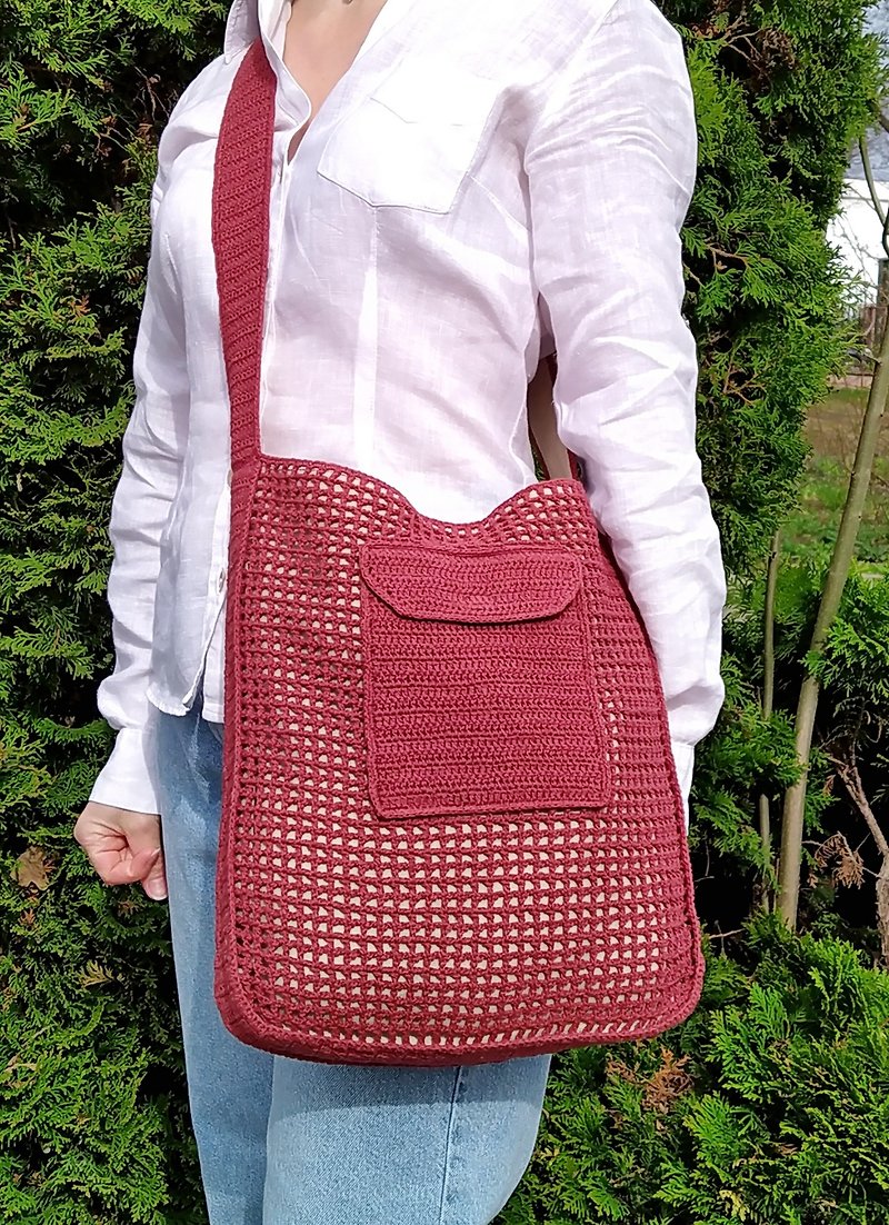 Crossbody bag with pocket for women, Handmade crochet tote bag medium handbags - กระเป๋าถือ - ผ้าฝ้าย/ผ้าลินิน สีแดง