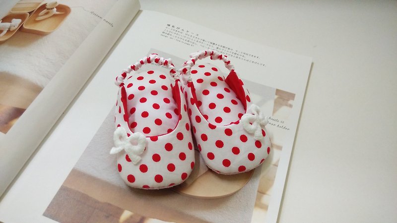 Bow Baby Sandals Moon Gift Baby Shoes 11/12 - ของขวัญวันครบรอบ - วัสดุอื่นๆ สีแดง