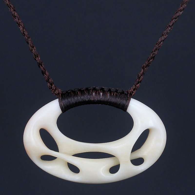 Maori Personality Infinite Symbol Bone Carving Pendant Double Lucky Four-leaf Clover-like Staggered Abstract Necklace Jewelry - Necklaces - Other Materials 