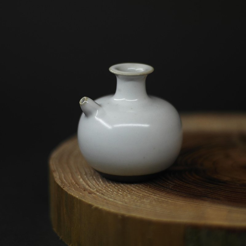 Run white glaze drops Wenpen drops micro flower home decoration high mouth - Pottery & Ceramics - Pottery White