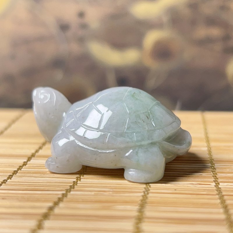 【吉祥‧長壽】飄花翡翠烏龜 | 天然緬甸A貨翡翠 | 送禮 - 吊飾/掛飾 - 玉石 透明