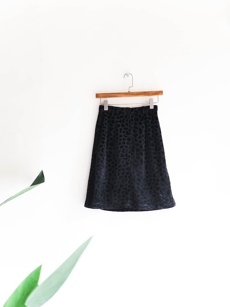 Rivers and mountains - Leopard rock and roll youth magic story gold velvet antique straight A word skirt Japanese college students vintage dress vintage - กระโปรง - ผ้าฝ้าย/ผ้าลินิน สีดำ