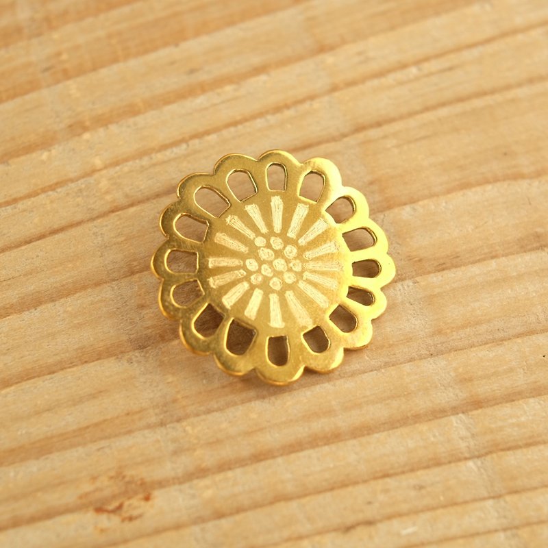 真鍮ブローチ hana sukashi　B004-1 - ブローチ - 金属 ゴールド