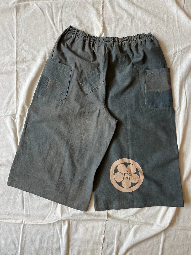 Japanese ancient cloth family pattern wide-leg pants - Women's Pants - Cotton & Hemp Blue