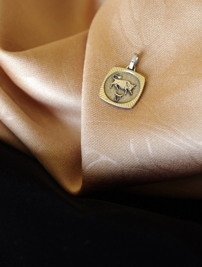 老又好古董珠寶 Vintage 銀色浮雕星座金牛方塊墜子 歐洲購入 - 項鍊 - 其他金屬 銀色