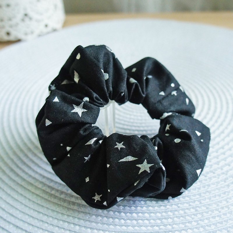 Lovely [Japanese cloth] Hot Silver starry sky hair tress, large intestine ring, doughnut [Silver hot] E - เครื่องประดับผม - ผ้าฝ้าย/ผ้าลินิน สีดำ