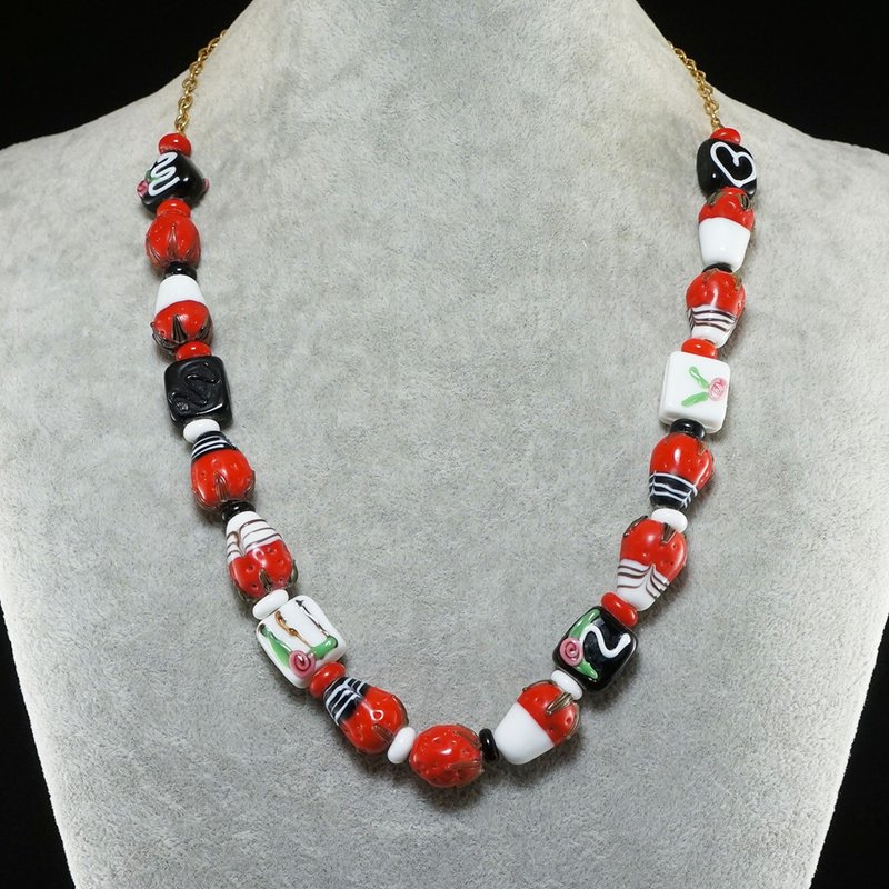 Red Strawberry in Chocolate Lampwork Murano Glass Beaded Necklace Woman Jewelry - 項鍊 - 玻璃 紅色
