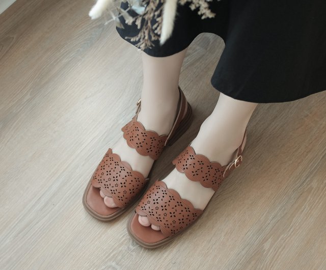 Square discount shaped sandals