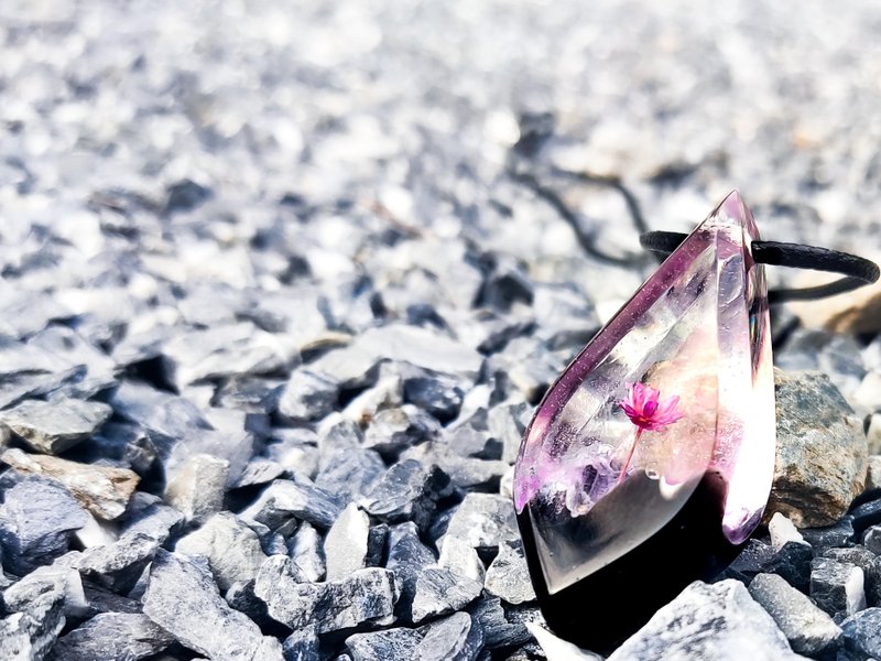 Buddhist lotus pendant - 項鍊 - 樹脂 紫色