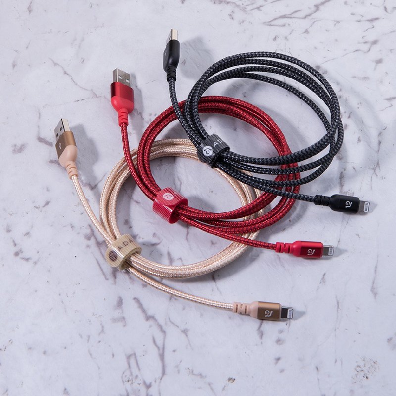 ADAM PeAk III Lightning Cable 120B 金屬編織傳輸線 - 行動電源/充電線 - 尼龍 