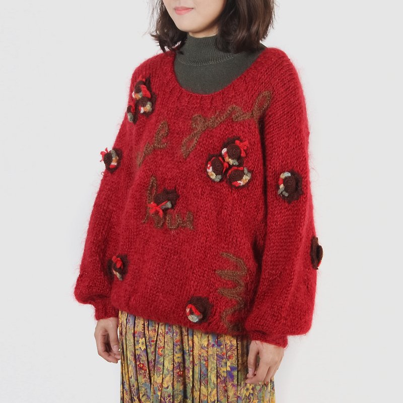 [Egg plant vintage] Hat girl three-dimensional thread decorated Maohai vintage sweater - สเวตเตอร์ผู้หญิง - ขนแกะ สีแดง