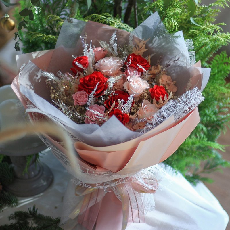 客製畢業花束 乾燥花束 玫瑰花求婚花束 不能沒有你 告白花束 - 乾燥花/永生花 - 植物．花 多色