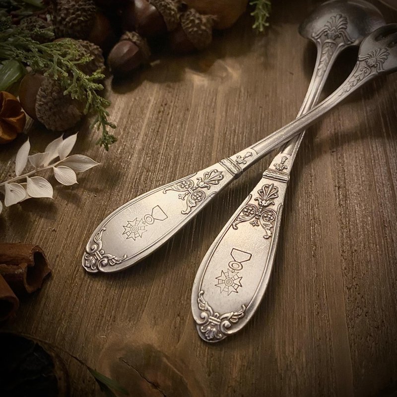 Rare French Napoleon III Knight's Mark of the Legion of Honor Silver flat tableware spoon and fork two-piece set - ช้อนส้อม - เงิน สีเงิน