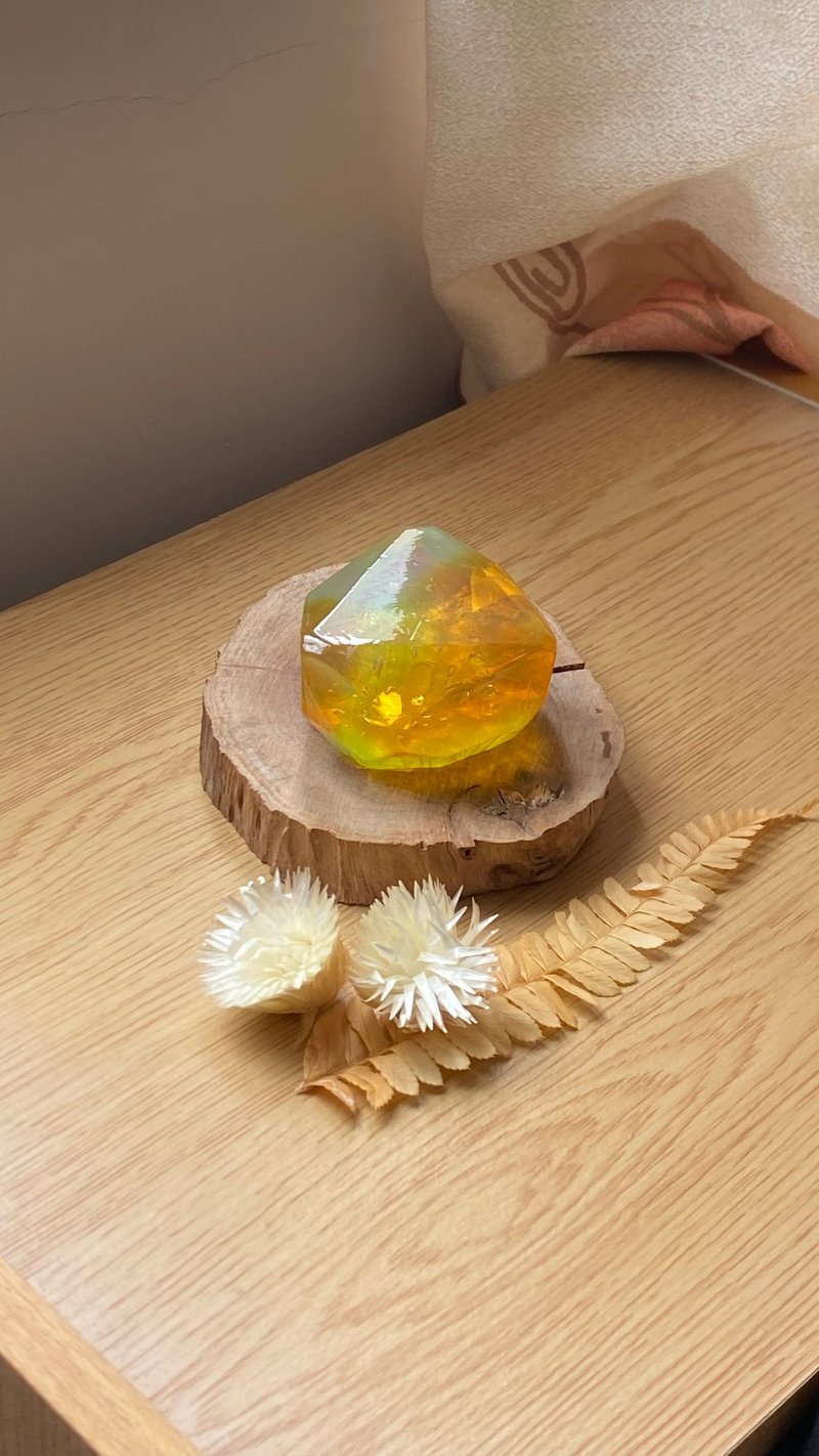 【綠琥珀寶石皂】海洋柑橘調 | 獨一無二手作藝術皂 - 肥皂/手工皂 - 精油 橘色