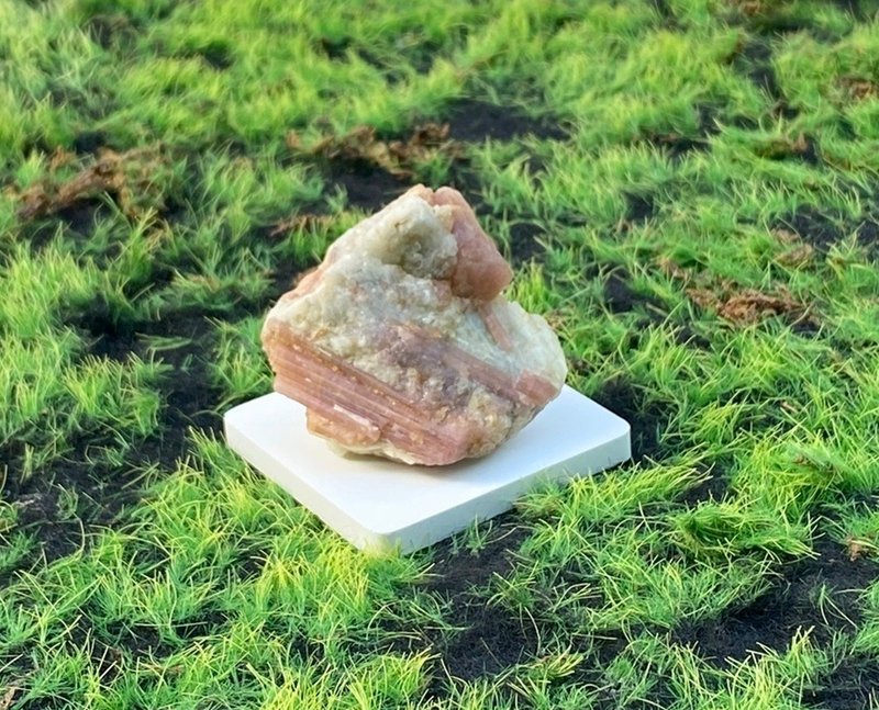 粉紅碧璽天然溫柔系原石 旺桃花 增人緣 快速出貨 辦公室 風水 - 擺飾/家飾品 - 水晶 多色
