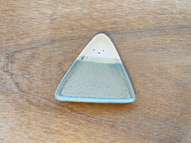 Small mountain plate (medium/blue) - จานและถาด - ดินเผา สีน้ำเงิน